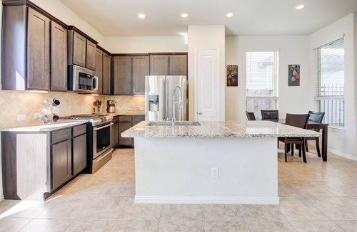 Richmond House | Luxurious Richmond Townhouse - 3 BR, Fenced Yard, Family-Friendly!