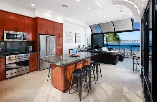 San Diego House | Luxurious Waterfront | AC | Garage Parking | Walk to All