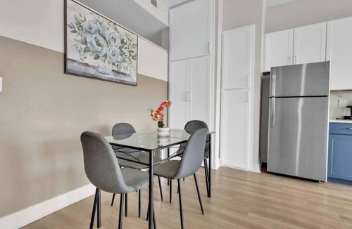 Deep Ellum Apartment | Luxury 1BD | Deep Ellum | Parking | Pool+Gym