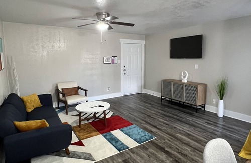 Arlington Apartment | Luxury 2bd/2ba/2 min walk to AT&T stadium
