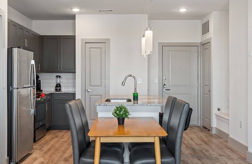 Stony Ridge North Apartment | Luxury 2BD/2BA Next to Airport w012