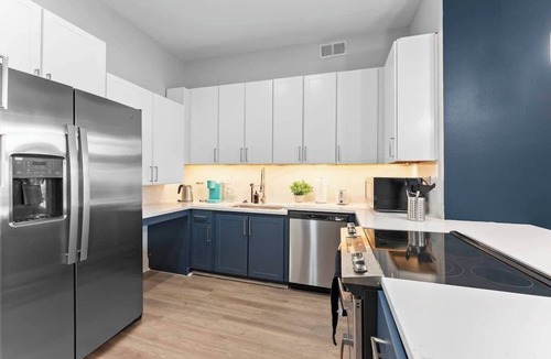 Deep Ellum Apartment | Luxury 2BD | Deep Ellum | Parking | Pool+Gym