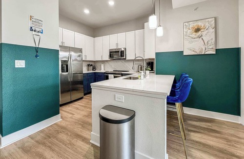Deep Ellum Apartment | Luxury 2BD | Deep Ellum | Parking | Pool+Gym