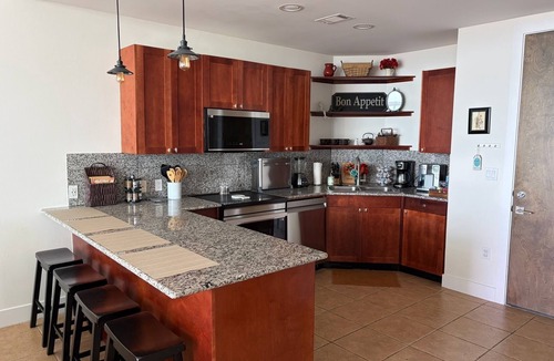 Galveston Condo | Luxury 2BDRM/2.5B Condo With Large Covered Balcony Facing the Gulf #910