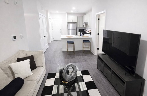 Charlotte Apartment | Luxury 2BR and 2BA Uptown CLT Retreat ;Walk to BOA Stadium & City Hotspots