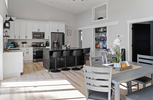 Lakeside House | Luxury 3 Home Estate in Lakeside with Heated pool, Hot tub & Putting green.