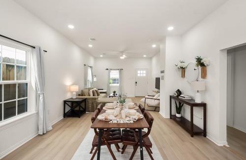 Greater East End House | Luxury 3BR Home, Private Yard, Near Stadiums