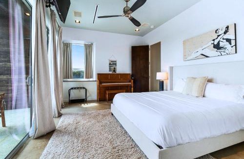 Dripping Springs House | Luxury 4BR Hilltop Retreat Scenic Views