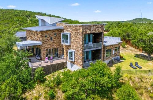 Dripping Springs House | Luxury 4BR Hilltop Retreat Scenic Views