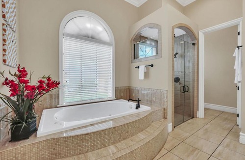 Reunion House | Luxury 6 Bedroom House in Reunion Resort