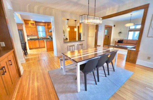 Ecco House | Luxury 6BR/5FB Lake Retreat I Steam & Infrared Saunas I Chef host by BdeMakaSka