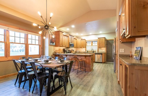 Lower Rattlesnake House | Luxury And Comfort in Missoula’s best neighborhood!