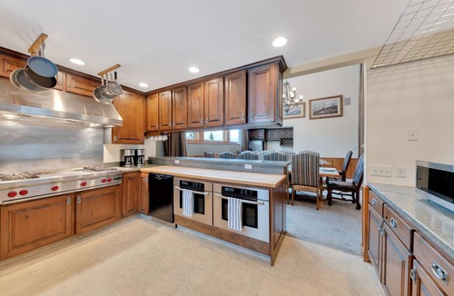Salt Lake Mountain Resorts House | Luxury and Location in this Incredible Home with Brand New Outdoor Hot Tub and 2 Car Garage!