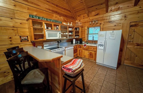 Bismarck Cabin | Luxury cabin getaway on a 40 acre retreat