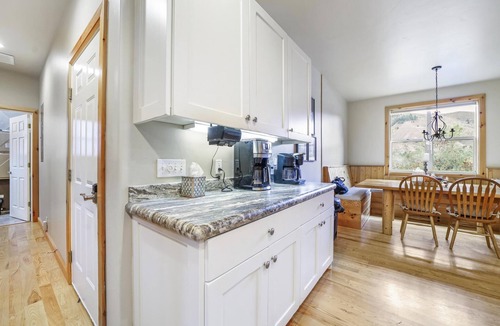 Mountain Home House | Luxury cabin, Sleeps 14, HOT TUB