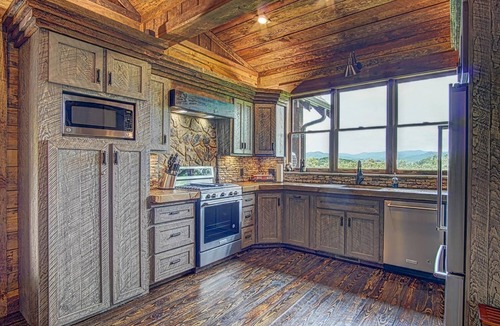 Blue Ridge Cabin | Luxury Cabin with amazing sunsets! Close to Downtown Blue Ridge!