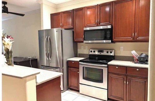 Pacific Terrace Condo | Luxury Condo 2 BR+2 BA+parking free -Marina/Gaslamp - walk to Convention Center!