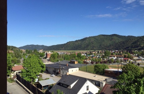 Kellogg Condo | Luxury Condo close to Ski Gondola