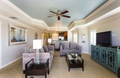 Reunion Condo | Luxury Condo | Elegant Decor Near Disney!