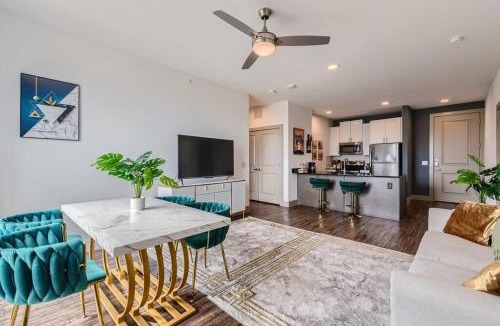 Rainey Street Historic District Apartment | Luxury Condo on Rainey Street - Walk to Lake and City Center