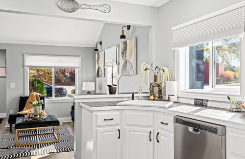 Royal Oak House | Luxury Downtown Royal Oak Home with "Patio" "Propane Fire Pit " & "Game Room"!