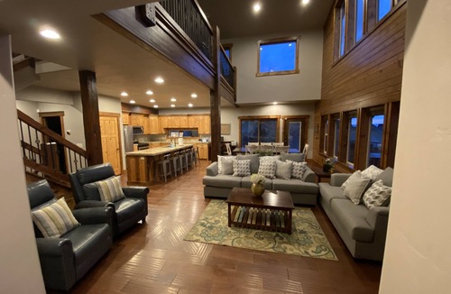 Fish Haven House | Luxury Family Reunion Vacation Home with Magnificent Lake Views & Private Beach