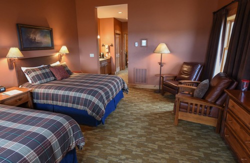 Ennis Cabin | Luxury Fly Fishing Lodge - Off-Season Retreat Rental Opportunity