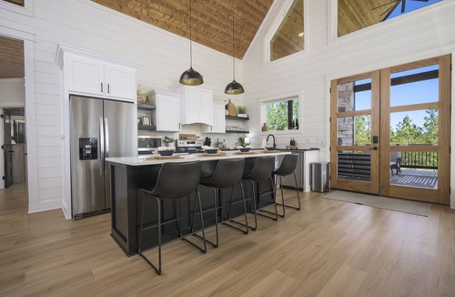 Broken Bow Cabin | Luxury Forest Escape | NEW POOL, Loft, Swings Fire Pit & gorgeous nature views