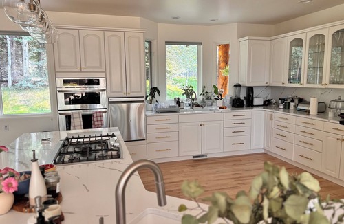 Sun Valley House | Luxury home by the river minutes to Sun Valley