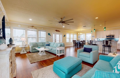 Safe Harbor House | Luxury Home Detached Suite, Private Pool, Located Near Beach