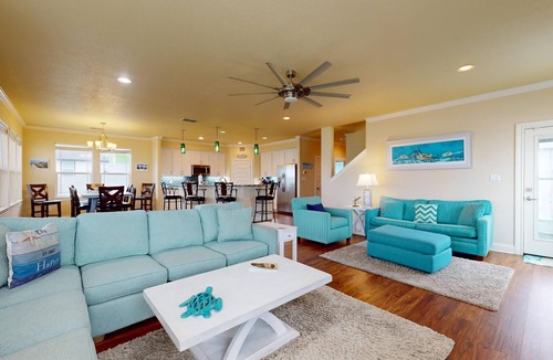 Safe Harbor House | Luxury Home Detached Suite, Private Pool, Located Near Beach