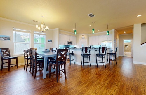 Safe Harbor House | Luxury Home Detached Suite, Private Pool, Located Near Beach