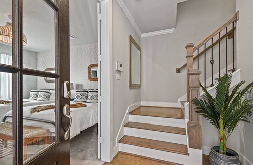 Shady Acres House | ✨ Luxury Home | Heights Houston | Backyard | Sleeps 13