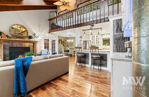 Hayden View Estates House | Luxury Home—Hot Tub, Fire Table, Office, Stunning Lake Views, 15 Miles to Silverwood, 2 to Beach!