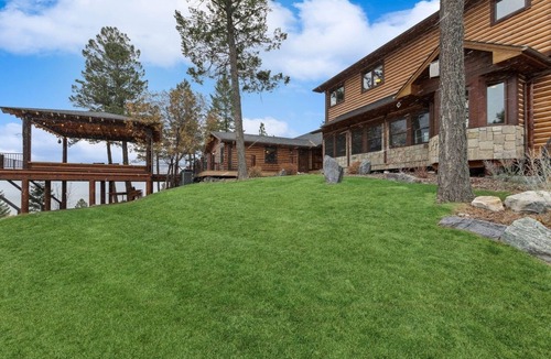 Somers House | Luxury Lake View Mountain Escape