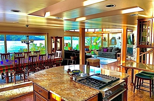 Coeur d'Alene House | +Luxury Lakefront for 12+ Private Beach & Dock, Huge GameRoom & Indoor Koi Pond!
