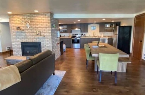 Bigfork House | Luxury Lakeview Suite with Stunning Sunsets in Popular Woods Bay Location