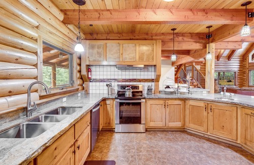 Whitefish House | Luxury Log Home: 2 King Suites, HOT TUB, Fire Pit near Skiing stay 4 Christmas!
