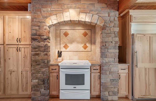 Markleton Cabin | Luxury Log House w/HotTub, Sauna, Game Room, Views, on 32 Acres, over 4,500sq.ft