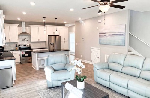 Augusta House | Luxury Medical District Home, EV Charger, Gated #3