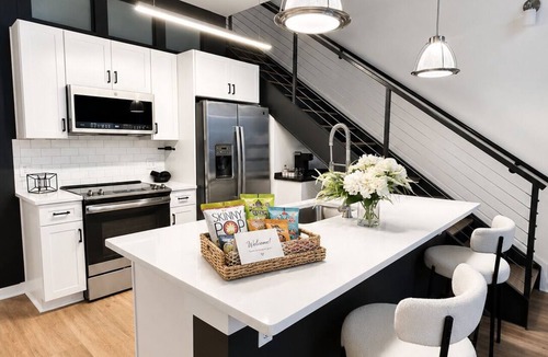Home Park House | ✨ Luxury Midtown Atlanta Retreat King Bed Free Parking✨