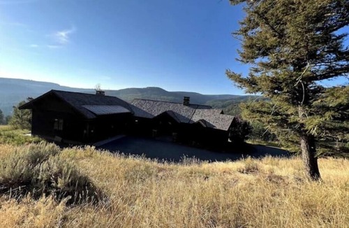 Spanish Peaks House | Luxury Mountain Cabin