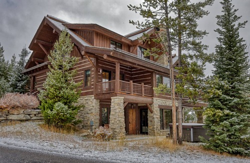 Spanish Peaks House | Luxury mountain house steps from the ski hill
