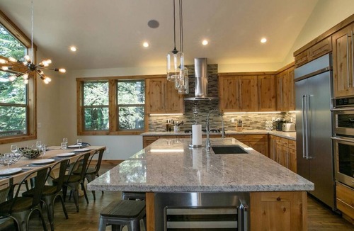 Truckee House | ⭐️Luxury newly built with Sauna, Steam and Hot Tub