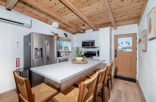 South Oceanside Condo | Luxury Ocean View Beach Escape w/Private SPA, SunDeck, BBQ, EV Charger, Pets ok