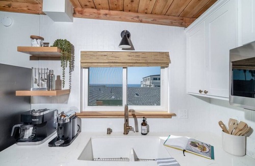 South Oceanside Condo | Luxury Ocean View Beach Escape w/Private SPA, SunDeck, BBQ, EV Charger, Pets ok