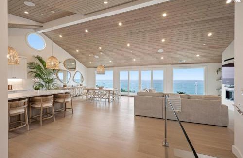 Moss Beach House | Luxury Oceanfront Retreat w Hot Tub Fire Table & Pacific Views near SF