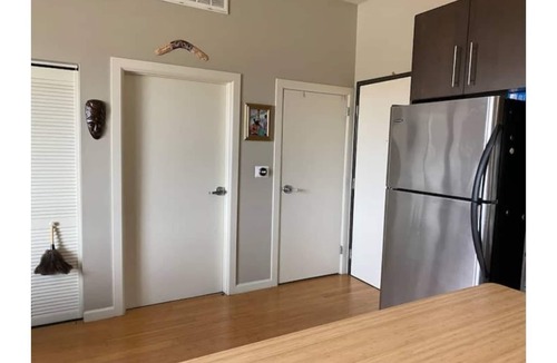 Palms Apartment | Luxury pent house Loft downtown Culver City. by Cozy Suites