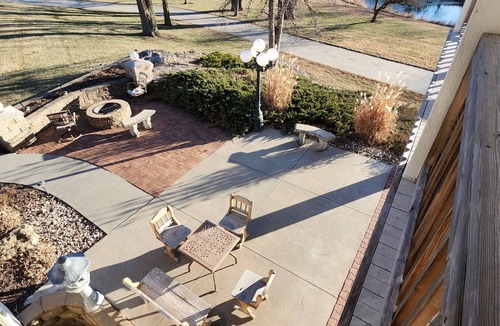 Ashland House | Luxury Retreat for Large Groups 10BR Estate in Scenic Ashland, NE