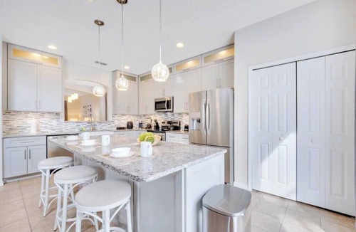 Solana House | Luxury Retreat w/Heated Pool near Disney!